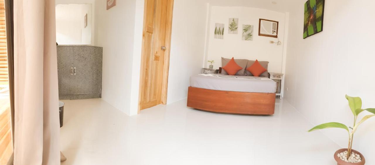 Hutch Lodging House El Nido Esterno foto